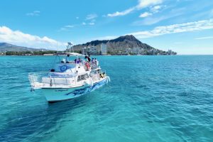 海と空が織りなす究極の贅沢時間【ハワイで貸切クルーズ】